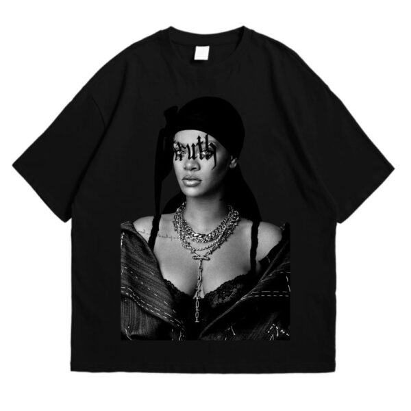 camisa negra con estampado de riri
