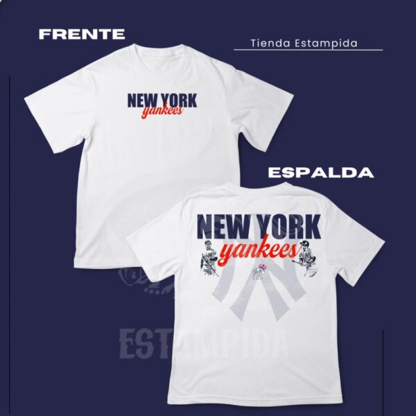 Camisa blanca estampada con fondo negro